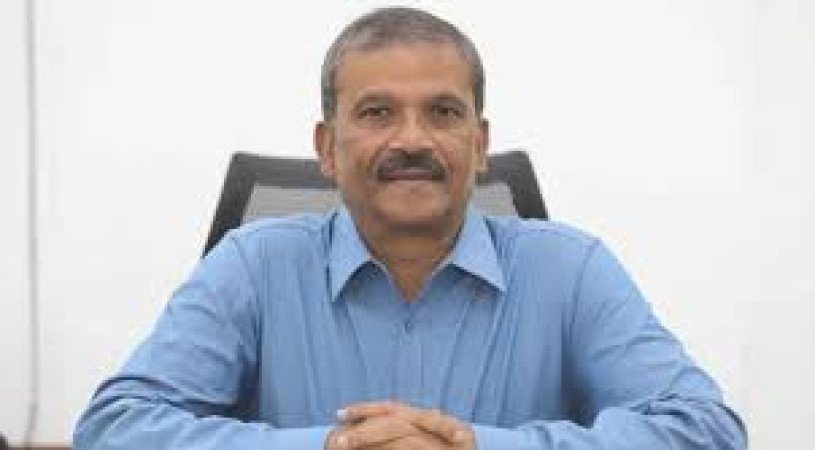মানুষ বিরক্ত ও নিরূপায় হয়ে চিকিৎসা নিতে বিদেশ যায়  - আসিফ নজরুল