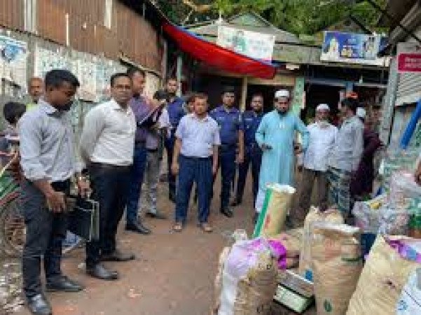 নিষিদ্ধ পলিথিনবিরোধী অভিযানে ৫ হাজার ৫০০ কেজি পলিথিন জব্দ, জরিমানা আদায়