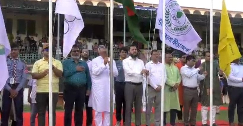 চাঁপাইনবাবগঞ্জে জেলা প্রশাসক গোল্ডকাপ ফুটবল টুর্ণামেন্টের উদ্বোধন করলের দুদক কমিশনার