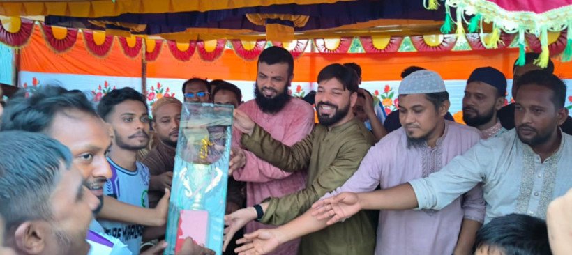 কুমিল্লার মুরাদনগর উপজেলায় উৎসবমুখর পরিবেশে ফিউচার মুরাদনগর মিনিবার ফুটবল টুর্নামেন্টে অনুষ্ঠিত