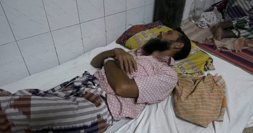 চাঁপাইনবাবগঞ্জে অজ্ঞান পার্টির খপ্পরে পড়ে মৃত্যুর সঙ্গে লড়ছেন ব্যবসায়ী