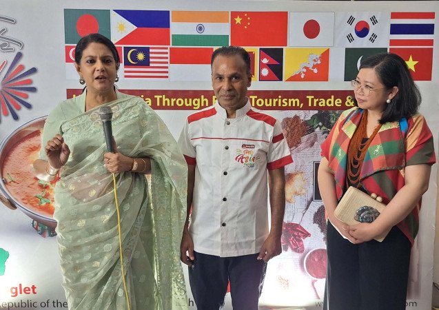 খাদ্য উৎপাদনের সাথে জড়িত কৃষক ও জেলেদের মর্যাদা বৃদ্ধি করতে হবে -- পরিবেশ উপদেষ্টা