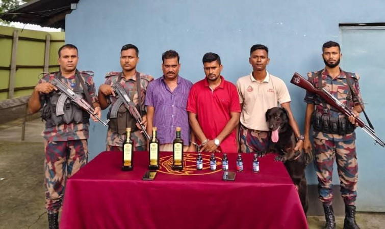 যশোর সীমান্তে বিজিবির অভিযানে চোরাচালানি মালামাল সহ ২ মাদককারবারী আটক