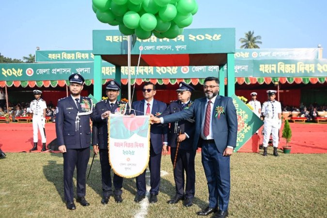 খুলনা জেলা স্টেডিয়ামে যথাযোগ্য মর্যাদায় মহান বিজয় দিবস ২০২৫ উদযাপন