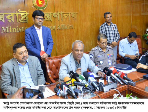 বাংলাদেশে কারো নিরাপত্তা নিয়ে শঙ্কা নেই-- স্বরাষ্ট্র উপদেষ্টা