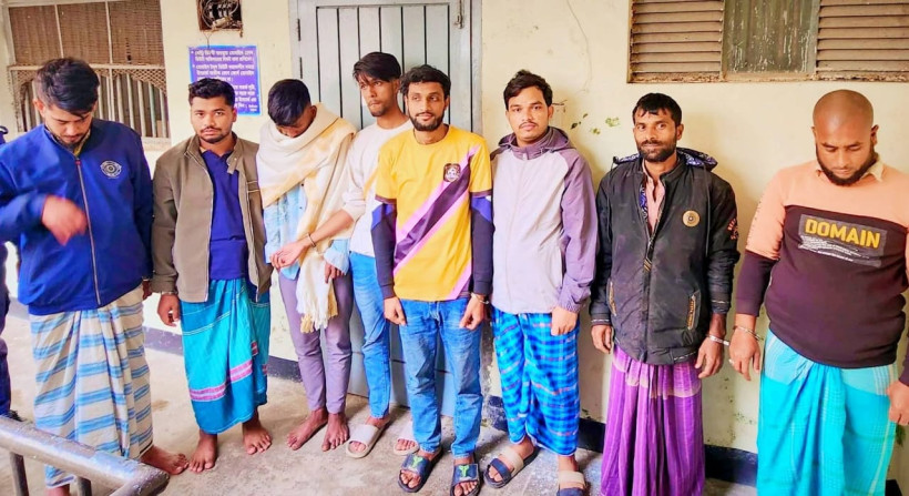 শ্রীপুরে মাদক অভিযানে পুলিশের ওপর হামলা, ৩ পুলিশ আহত; গ্রেপ্তার ১০