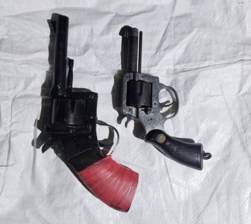 রূপসায় পরিত্যক্ত ঘর থেকে ২টি রিভলবার উদ্ধার