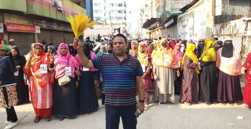 সিদ্ধিরগঞ্জে ধানের শীষের পক্ষে কাউন্সিল ইকবালের নজর কাড়া শোডাউন