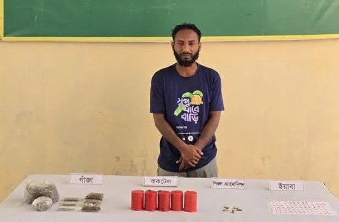 সাতক্ষীরায় সেনাবাহিনীর অভিযানে অস্ত্র, ককটেল ও মাদকসহ আটক-১