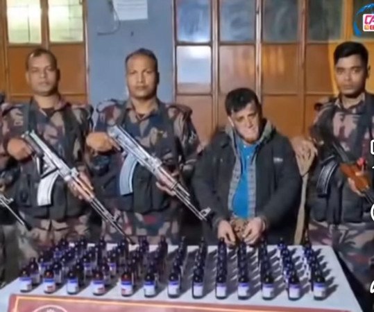 চালিয়ে নেশাজাতীয় সিরাপ ও একটি সিএনজিসহ এক ব্যক্তিকে আটক করেছে ৫৯ বিজিবি
