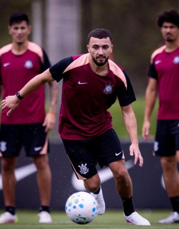 বিশ্বকাপের আগে ভিন্ন বাস্তবতা! প্রতিপক্ষ মরক্কোর ফুটবলার খেলছেন ব্রাজিলের ক্লাবে