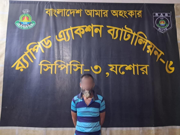 ট্রাকচাপায় ফিলিং স্টেশন ম্যানেজার খুন; ঘাতক চালক গ্রেফতার